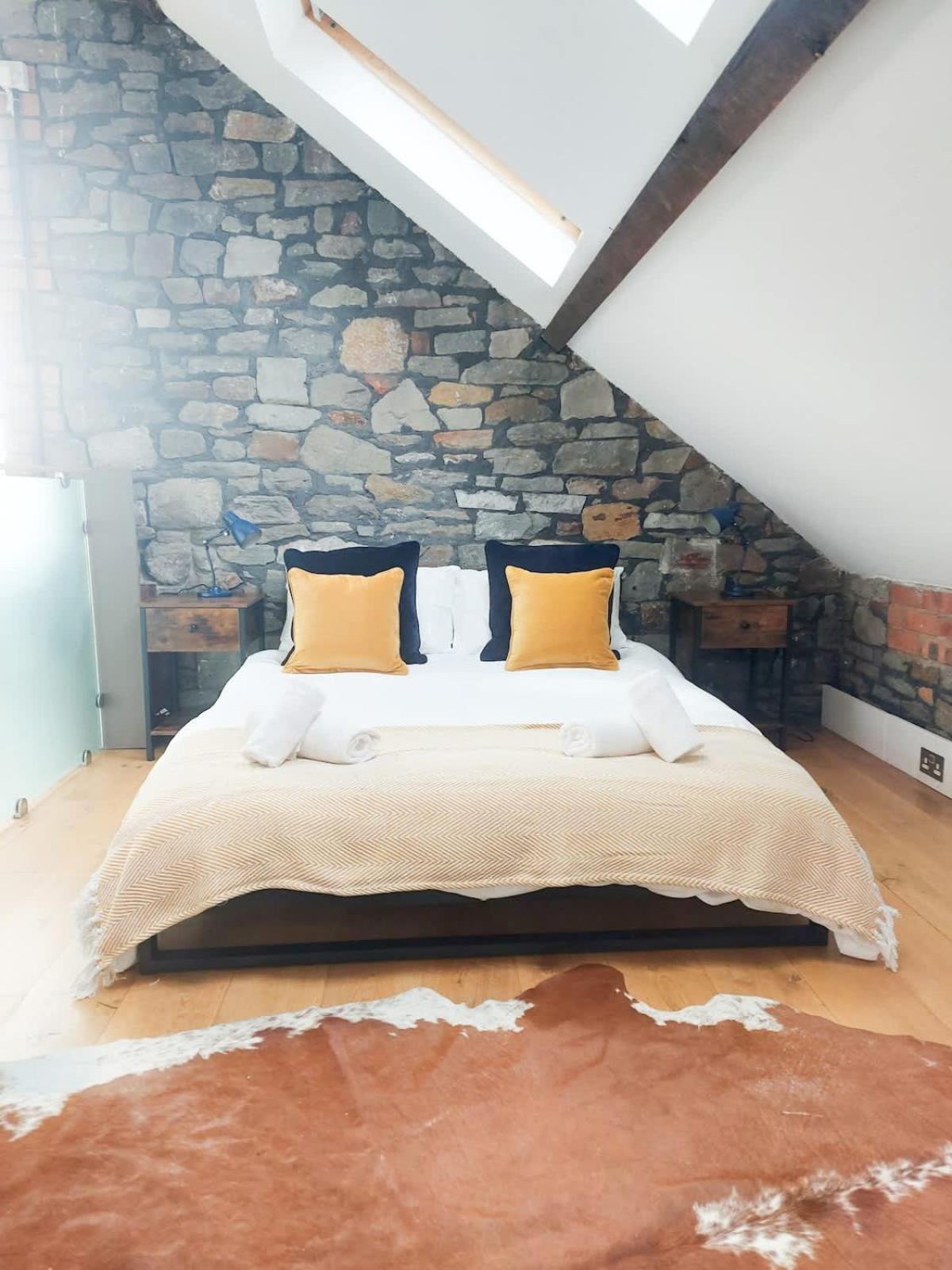 Converted Factory Loft Apartment Bristol Exterior photo