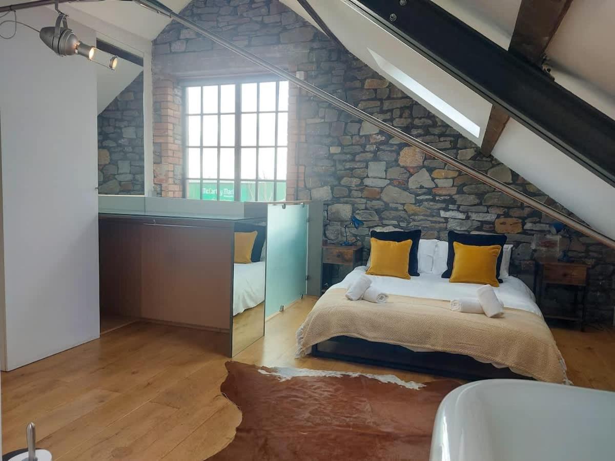 Converted Factory Loft Apartment Bristol Exterior photo